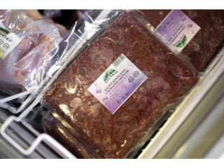 KACHNÍ MASO S DRŠTKAMI 1 kg