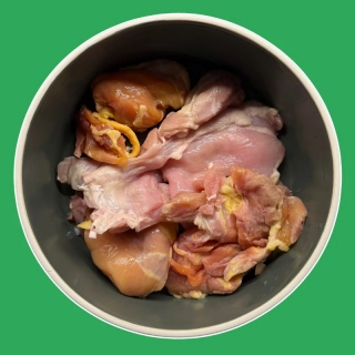 Drůbeží stehenní svalovina 1 kg